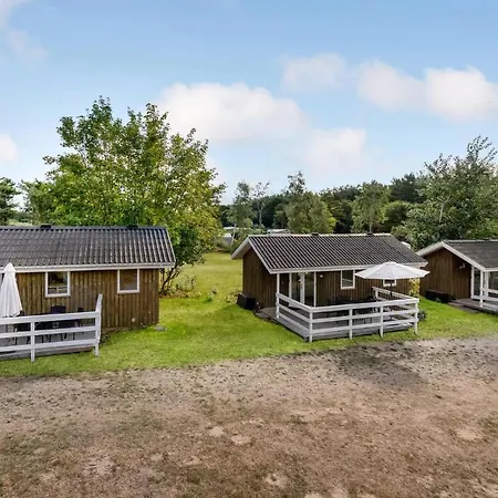 2 Bedroom Awesome In Holiday home *