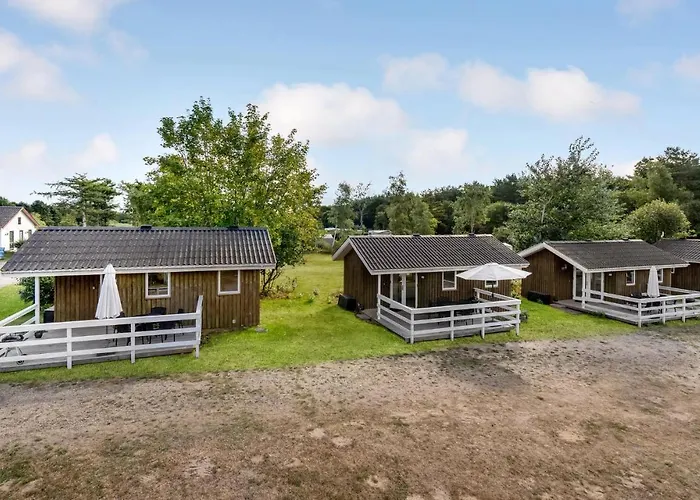 2 Bedroom Awesome In Holiday home *